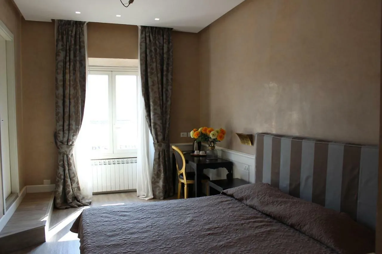 Relais La Maison De Luxe Rome 2*,  Italy